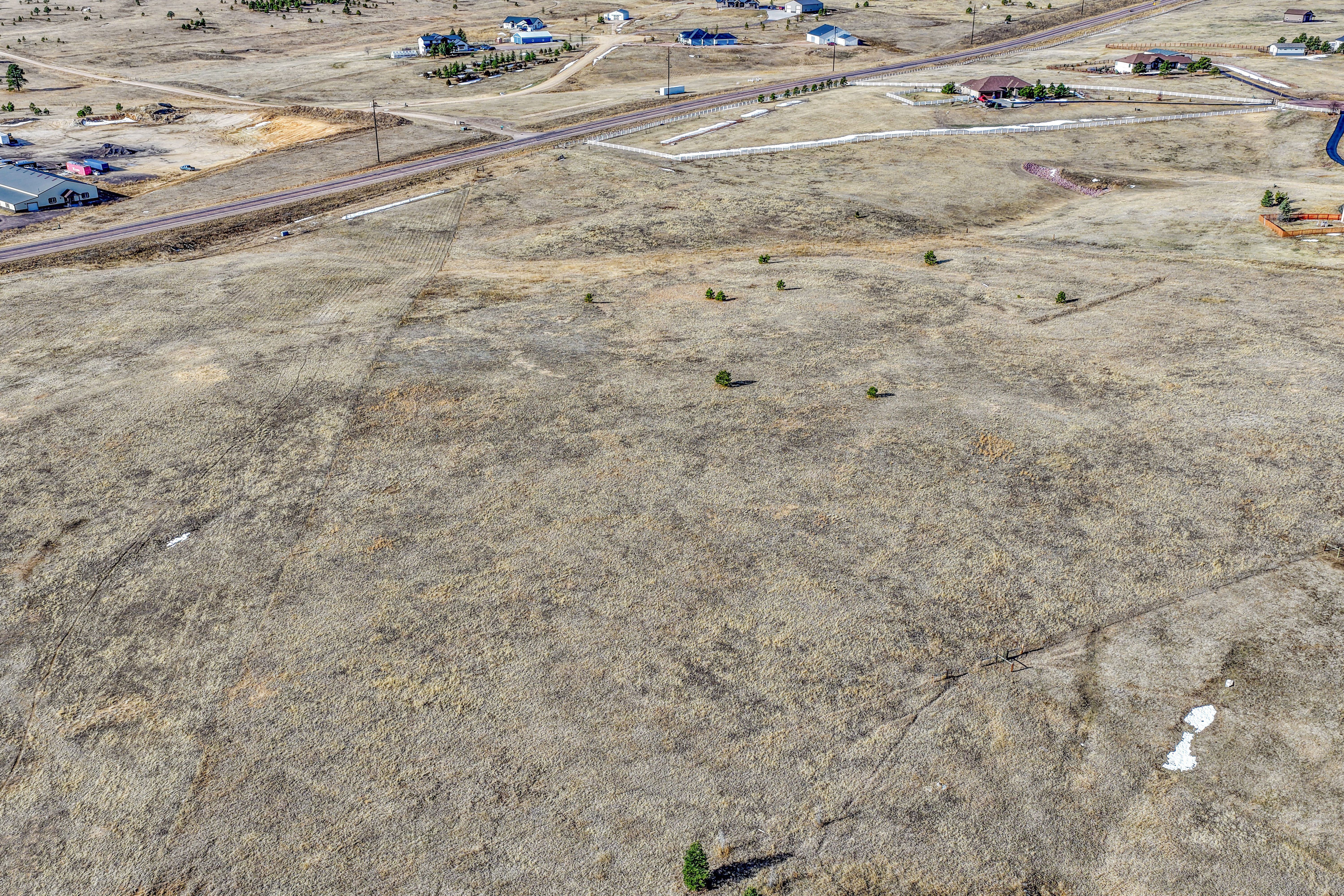  5 acres with mountain views in sought after Black Forest - 物件實景