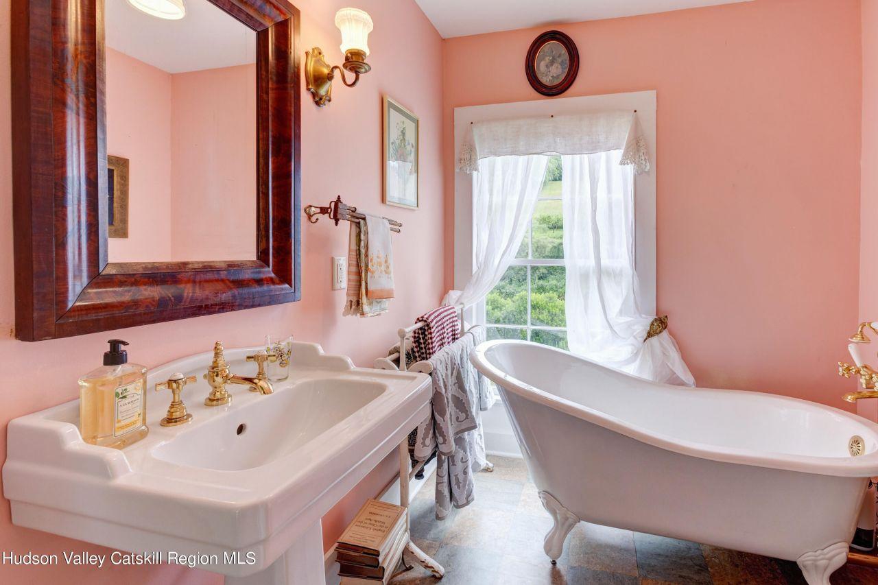 Bovina, New York, 13740, United States, 4 Bedrooms Bedrooms, ,2 BathroomsBathrooms,Residential,For Sale,1826483