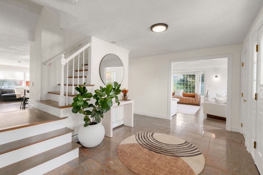 Walpole, Massachusetts, 02081, United States, 4 Bedrooms Bedrooms, ,4 BathroomsBathrooms,Residential,For Sale,1987866