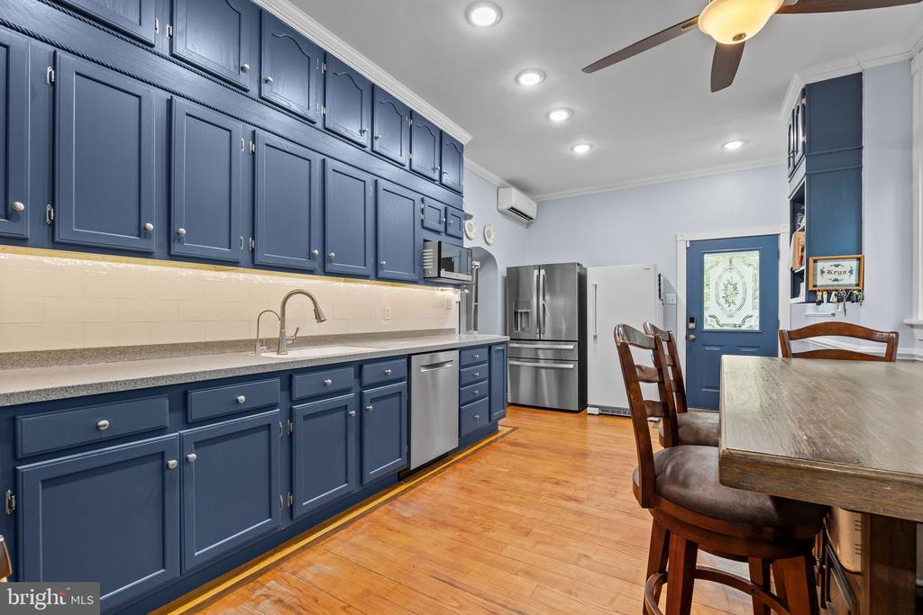 Lansdowne, Pennsylvania, 19050, United States, 5 Bedrooms Bedrooms, ,3 BathroomsBathrooms,Residential,For Sale,1926052