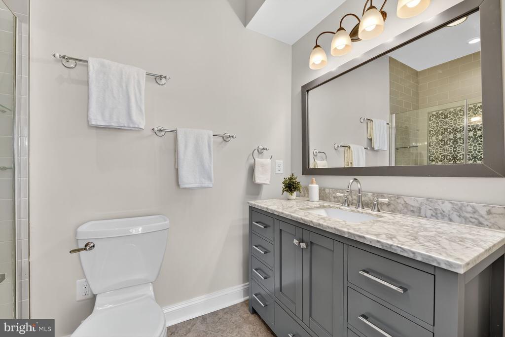 Arlington, Virginia, 22213, United States, 5 Bedrooms Bedrooms, ,5 BathroomsBathrooms,Residential,For Sale,1982488