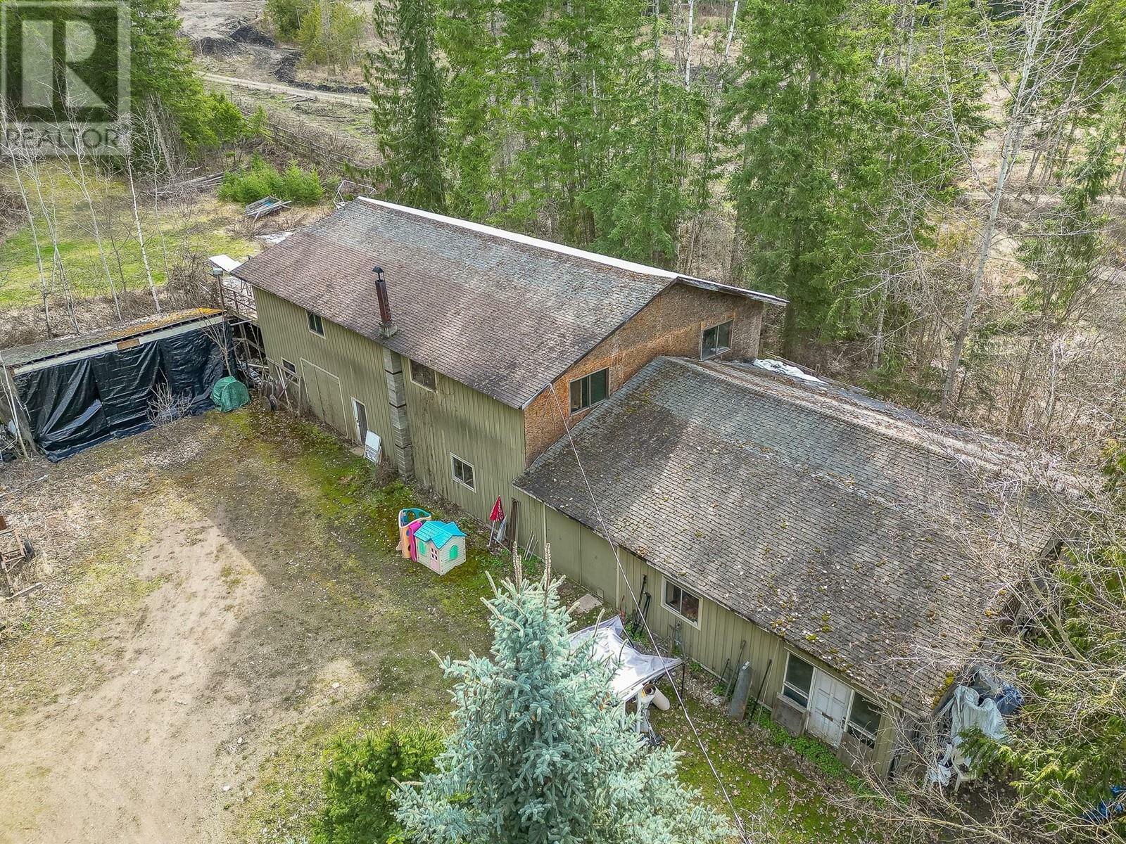 SALMON ARM, British Columbia, V1E 3C2, CA, 5 Bedrooms Bedrooms, ,3 BathroomsBathrooms,Residential,For Sale,1838319