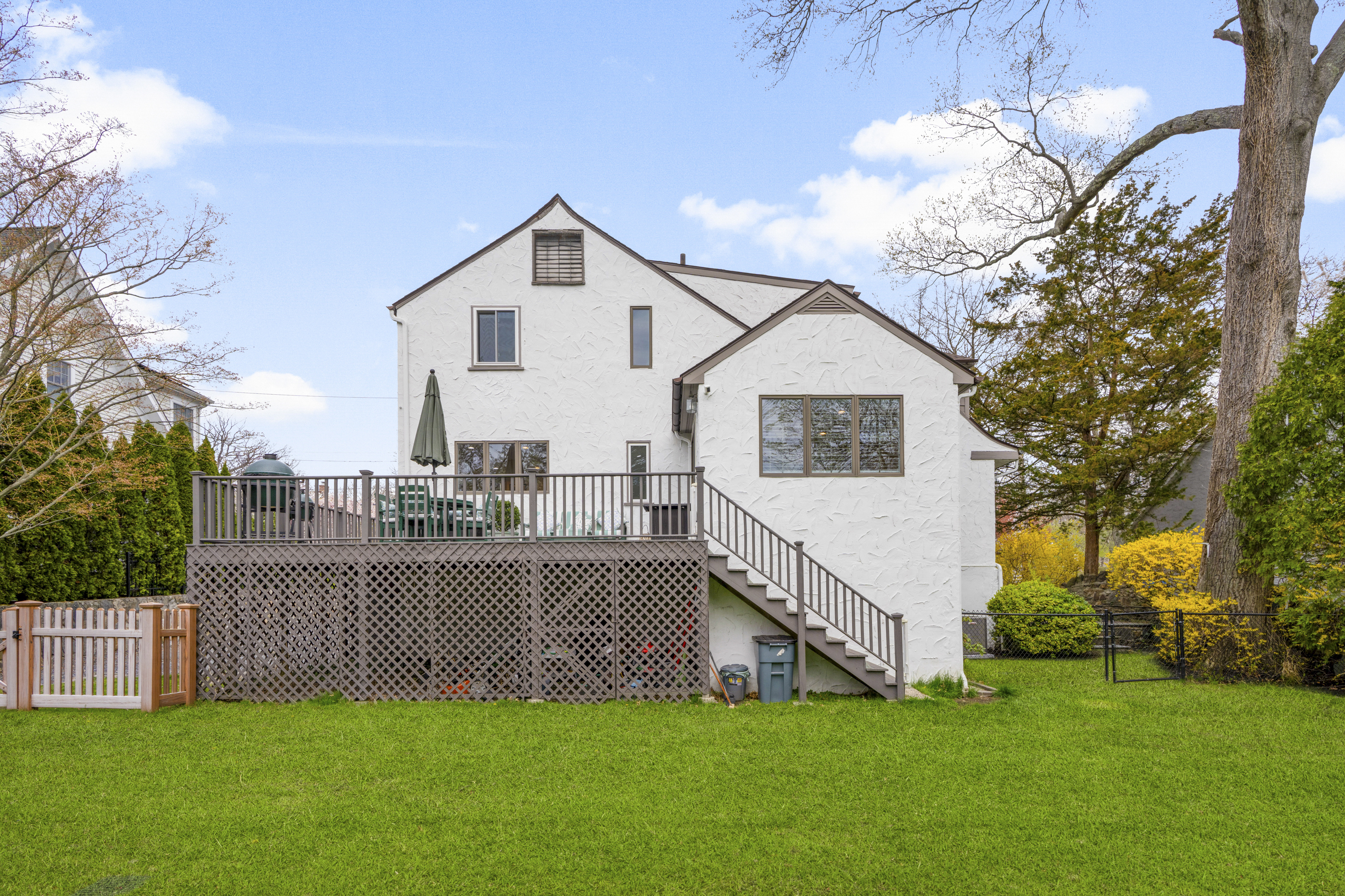  Classic Larchmont Tudor - 物件實景