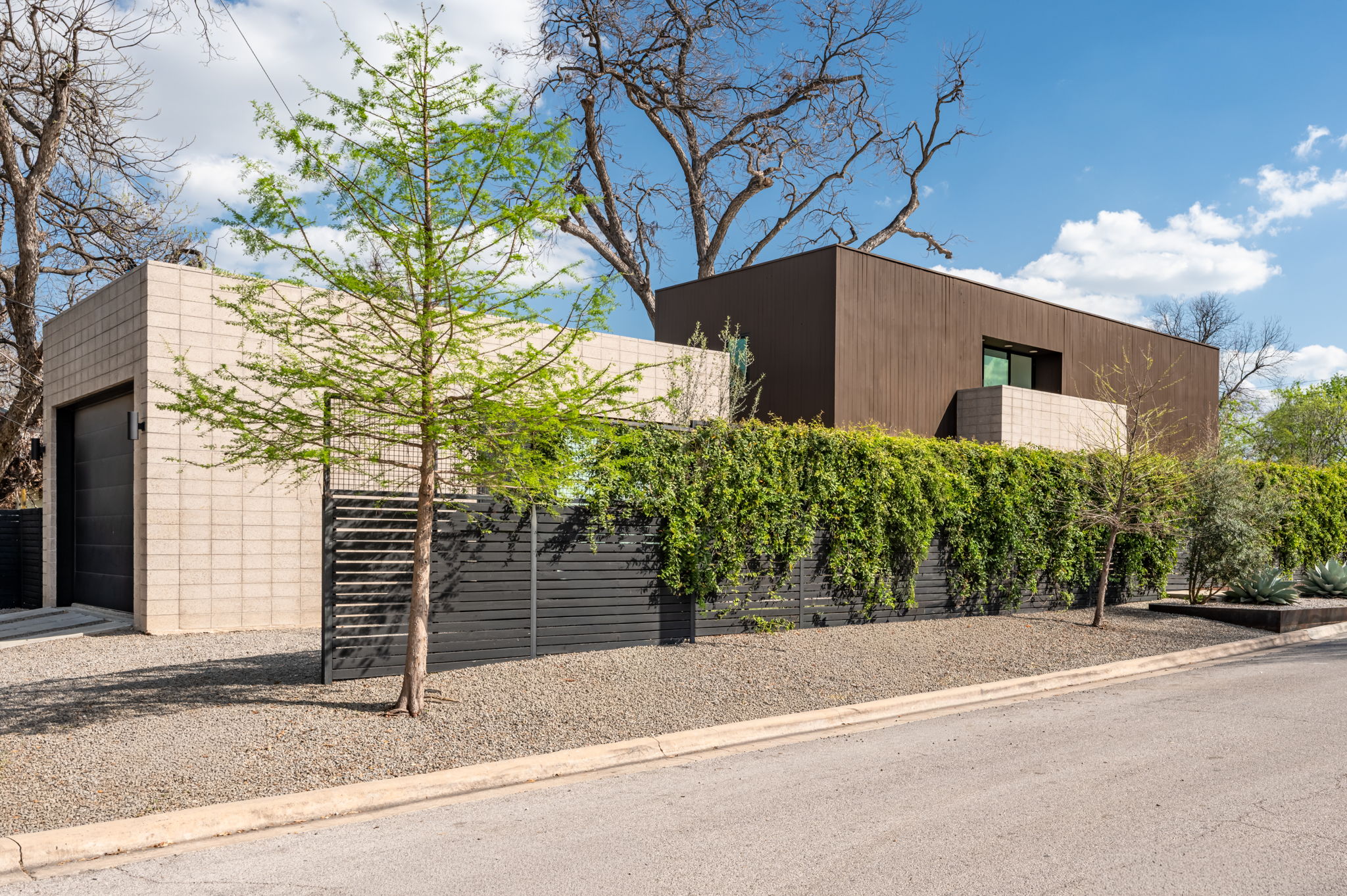  E. 2nd Sancuarty - 物件實景