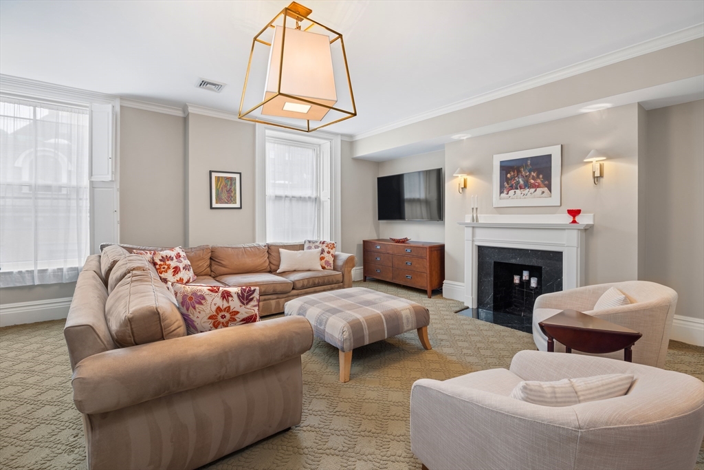Boston, Massachusetts, 02108, United States, 5 Bedrooms Bedrooms, ,6 BathroomsBathrooms,Residential,For Sale,1950869