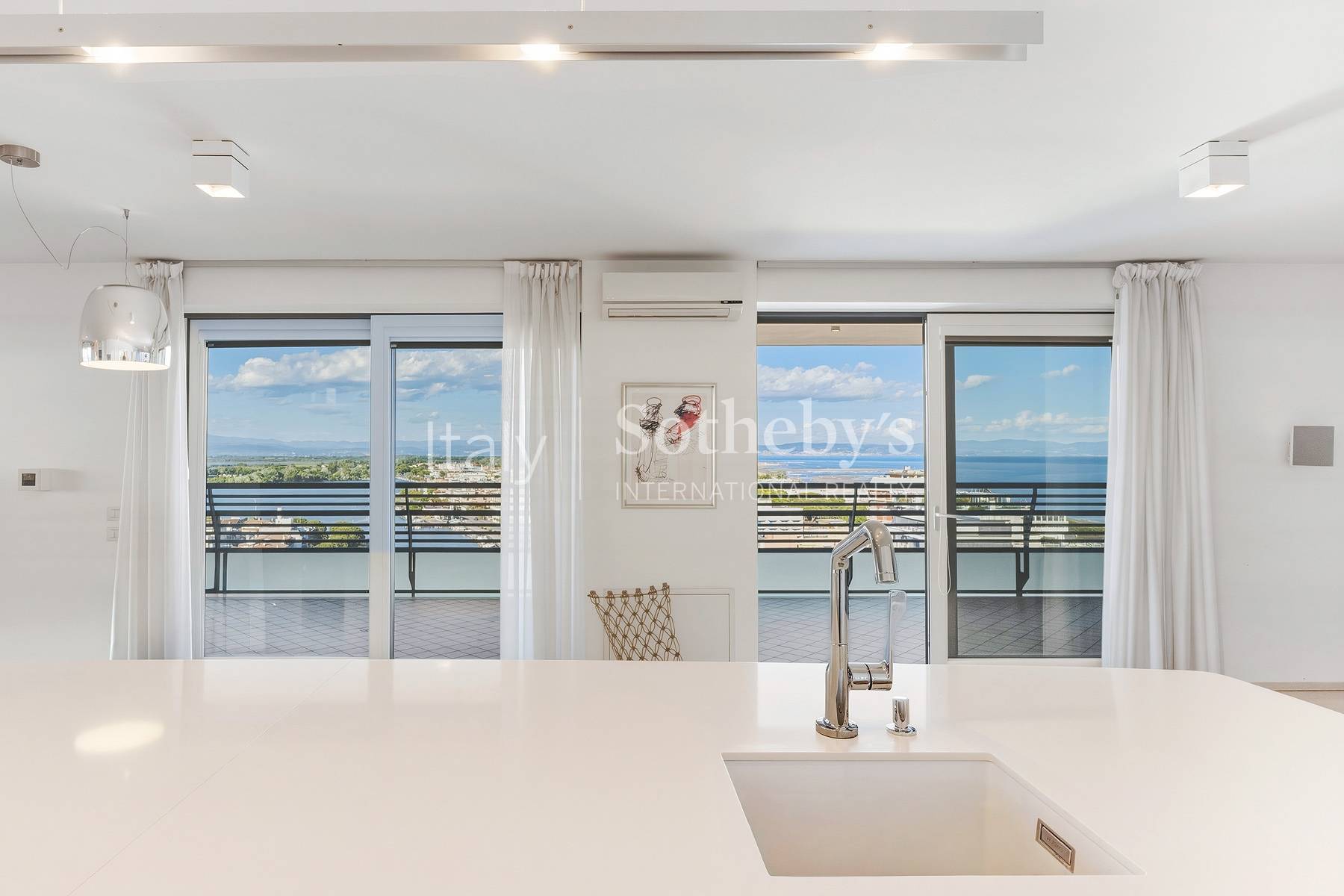  Modern penthouse with spectacular sea view in Grado - 物件實景