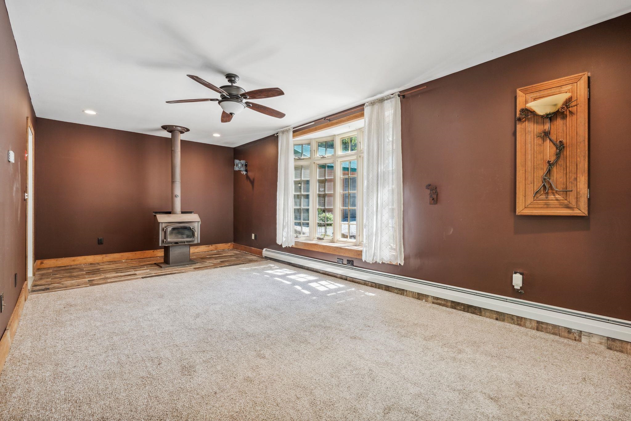 Newbury, New Hampshire, 03255, United States, 3 Bedrooms Bedrooms, ,2 BathroomsBathrooms,Residential,For Sale,1847258