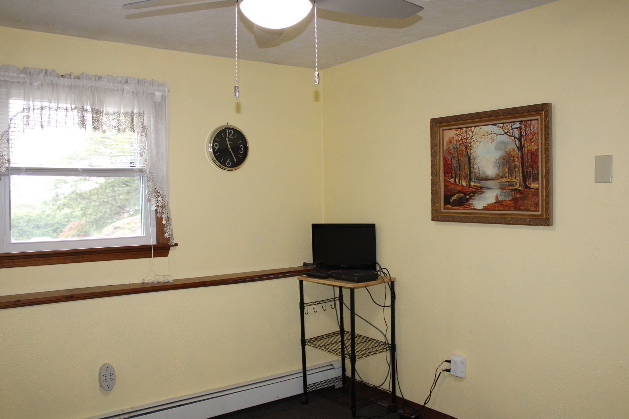 Woburn, Massachusetts, 01801, United States, 4 Bedrooms Bedrooms, ,2 BathroomsBathrooms,Residential,For Sale,1979204