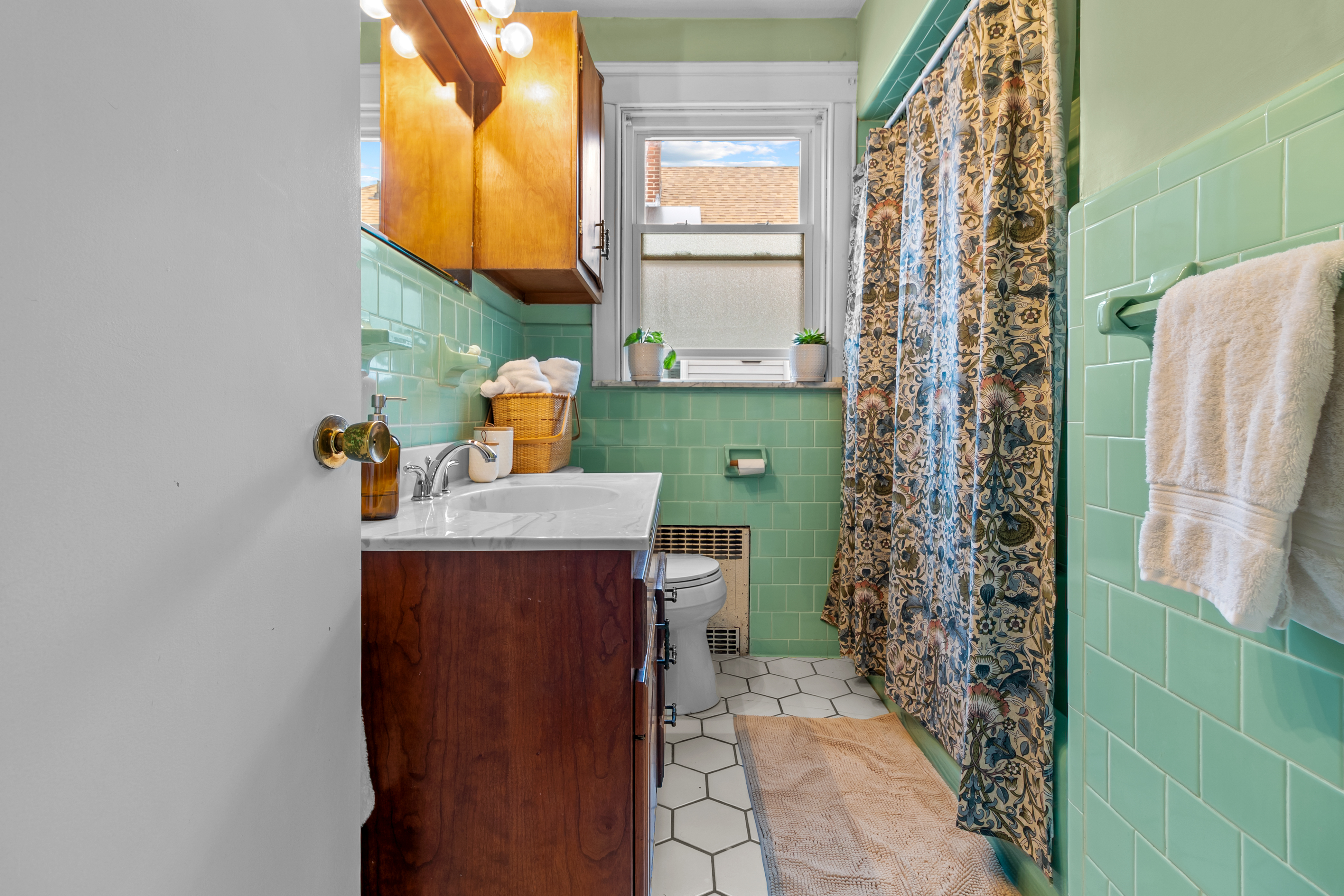  647-649 Pleasant Valley Parkway, Providence, RI, 02908 - 物件實景