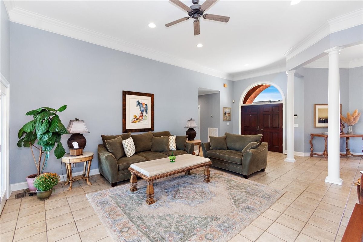 Leoma, Tennessee, 38468, United States, 3 Bedrooms Bedrooms, ,3 BathroomsBathrooms,Residential,For Sale,1938715