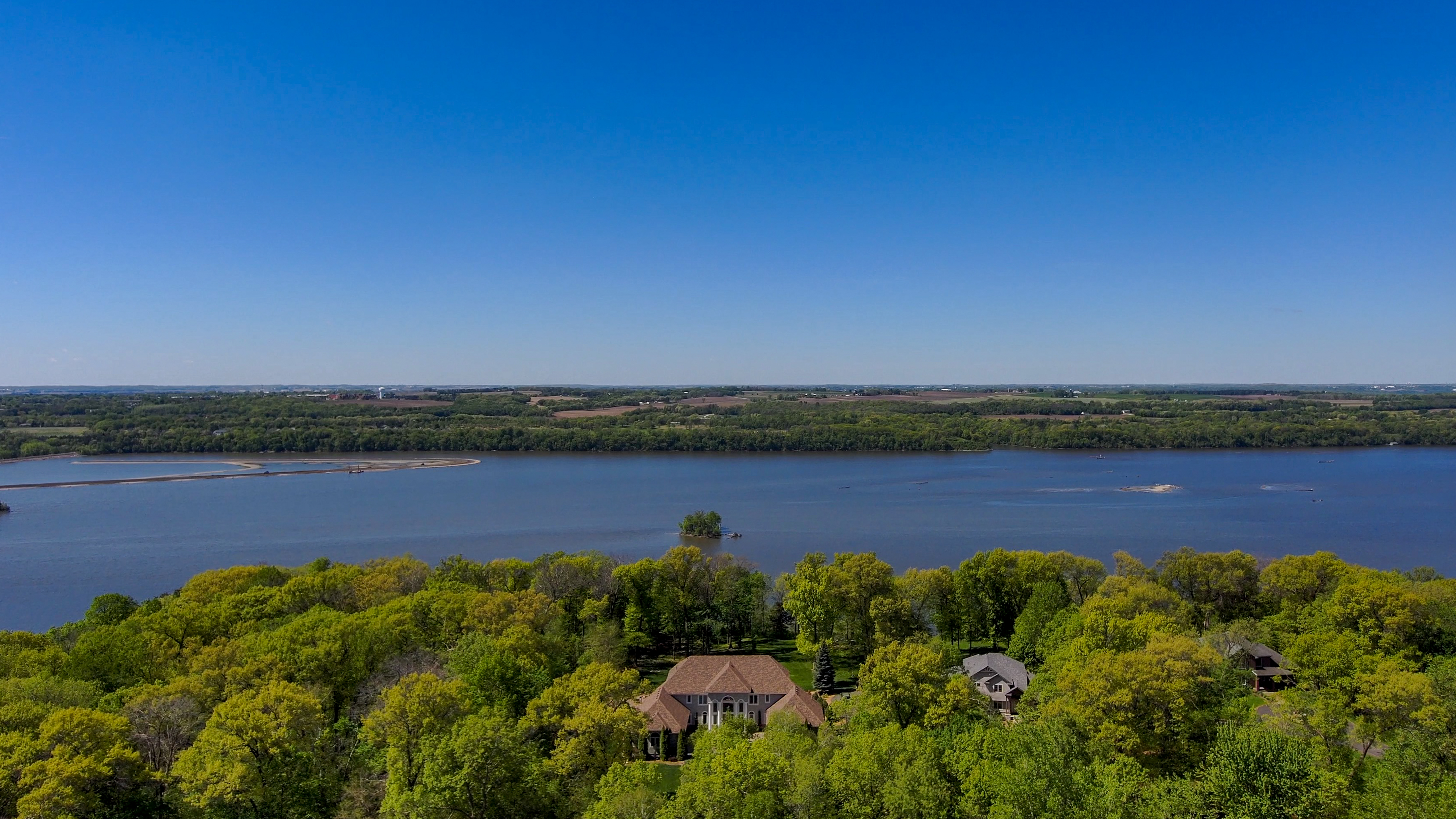  An Elevated Riverfront Sanctuary Above the Mississippi River - 物件實景