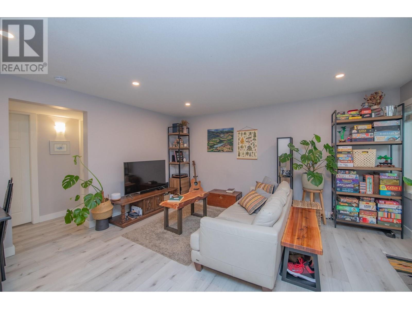 ARMSTRONG, British Columbia, V4Y 0X9, CA, 6 Bedrooms Bedrooms, ,3 BathroomsBathrooms,Residential,For Sale,1838697