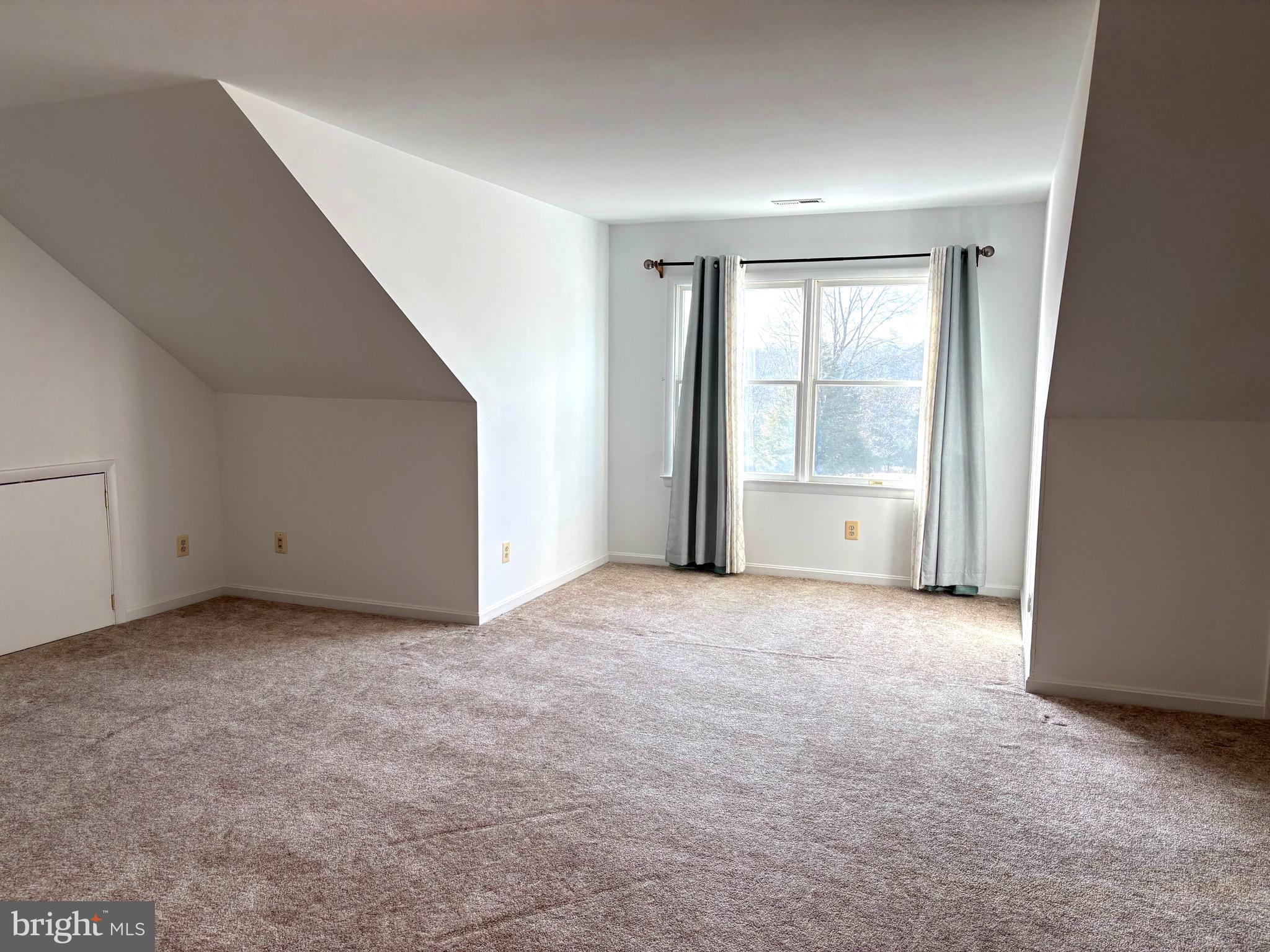 Culpeper, Virginia, 22701, United States, 3 Bedrooms Bedrooms, ,4 BathroomsBathrooms,Residential,For Sale,2005775