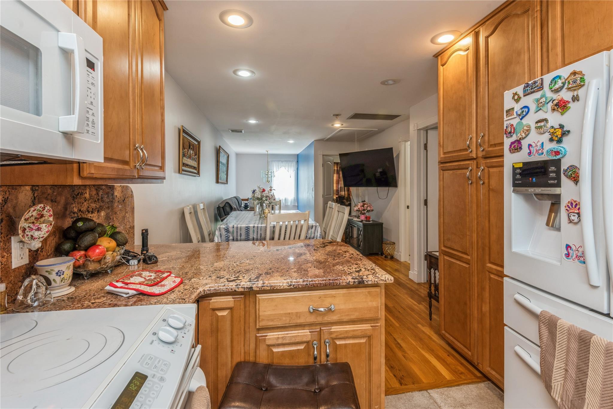Bayville, New York, 11709, United States, 7 Bedrooms Bedrooms, ,4 BathroomsBathrooms,Residential,For Sale,1908304