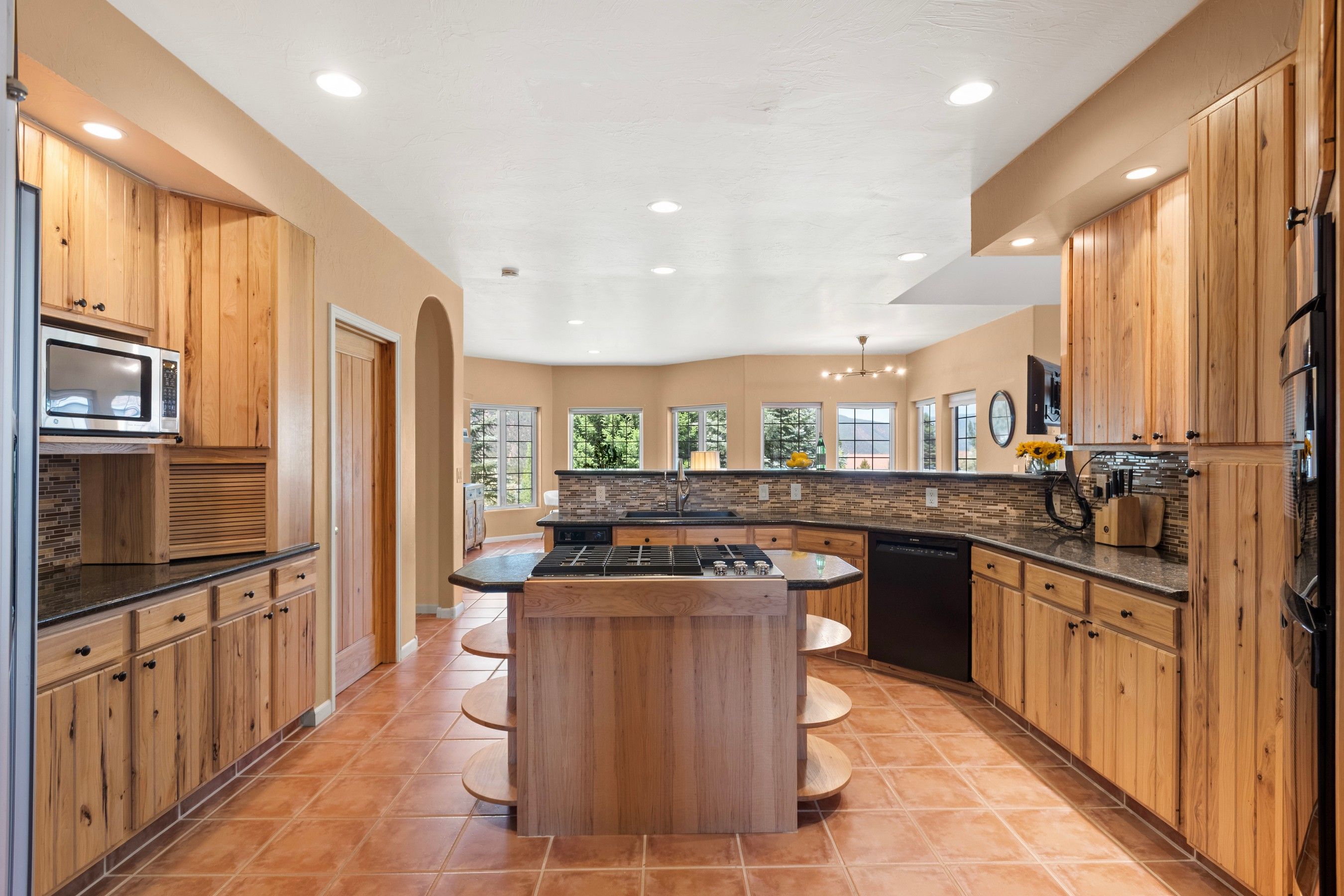  Move-In Ready Mountain Living - 物件實景