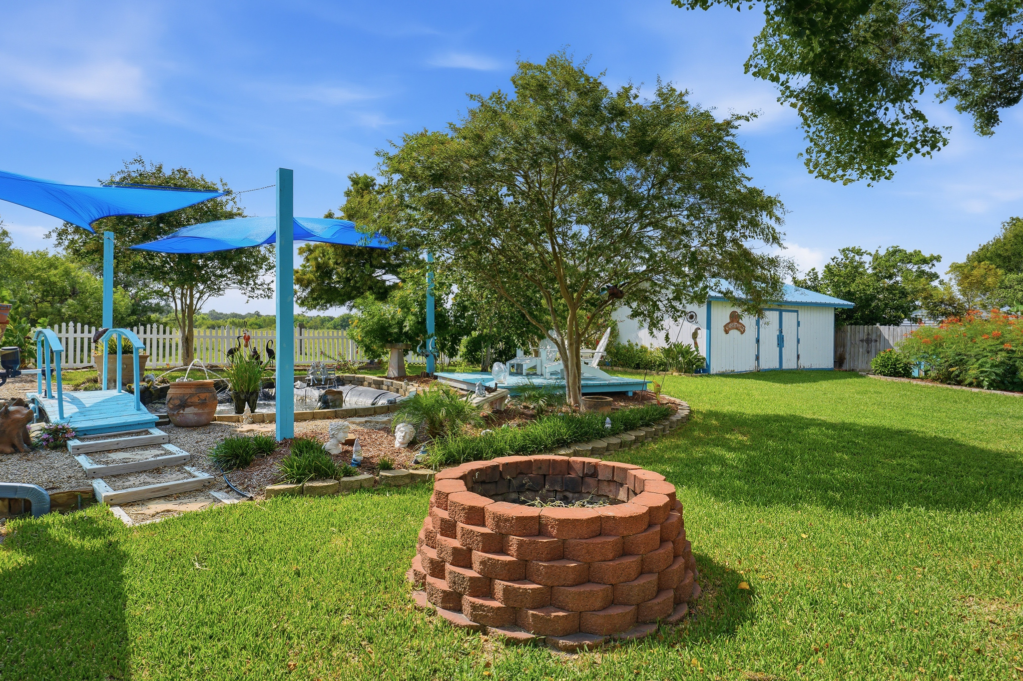 Move-In Ready with Stunning Koi Pond Retreat - 物件實景