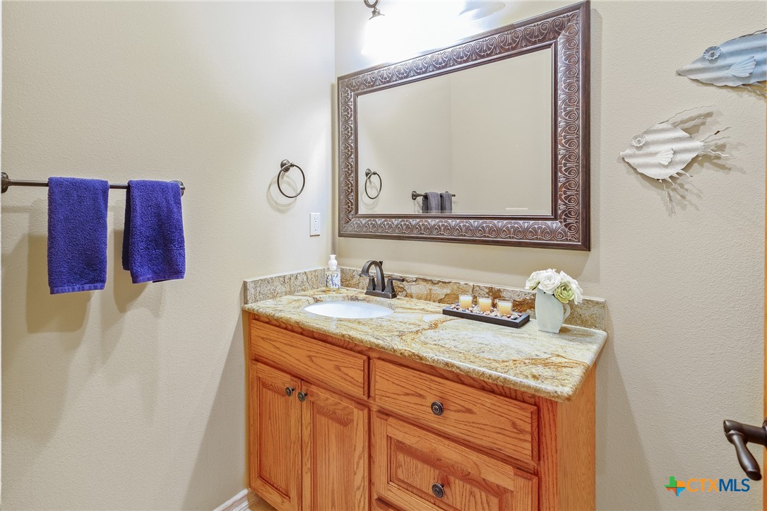 Inez, Texas, 77968, United States, 5 Bedrooms Bedrooms, ,6 BathroomsBathrooms,Residential,For Sale,1895563