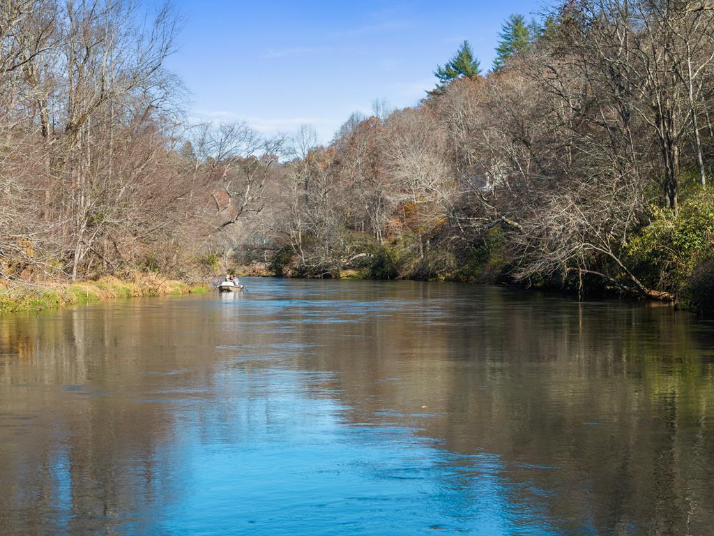 Mineral Bluff, Georgia, 30559, United States, 4 Bedrooms Bedrooms, ,5 BathroomsBathrooms,Residential,For Sale,1986837
