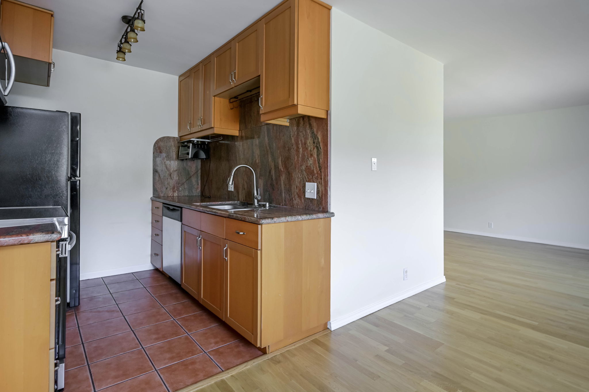 Culver City, California, 90232, United States, 2 Bedrooms Bedrooms, ,2 BathroomsBathrooms,Residential,For Sale,1921770