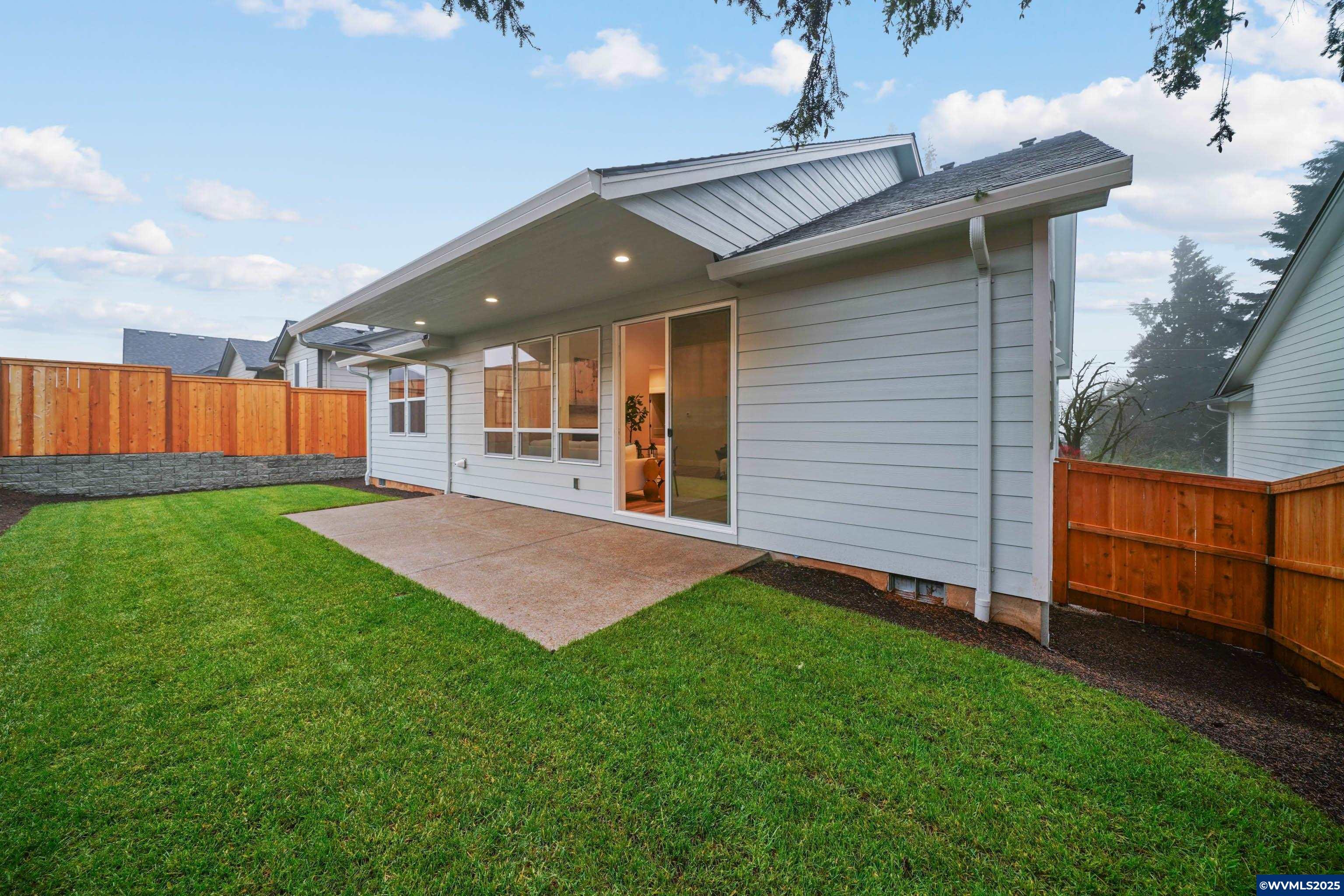 Salem, Oregon, 97306, United States, 3 Bedrooms Bedrooms, ,2 BathroomsBathrooms,Residential,For Sale,1856917
