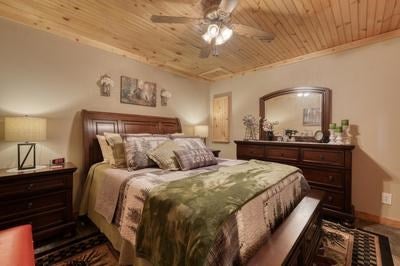 Murphy, North Carolina, 28906, United States, 3 Bedrooms Bedrooms, ,3 BathroomsBathrooms,Residential,For Sale,1917249