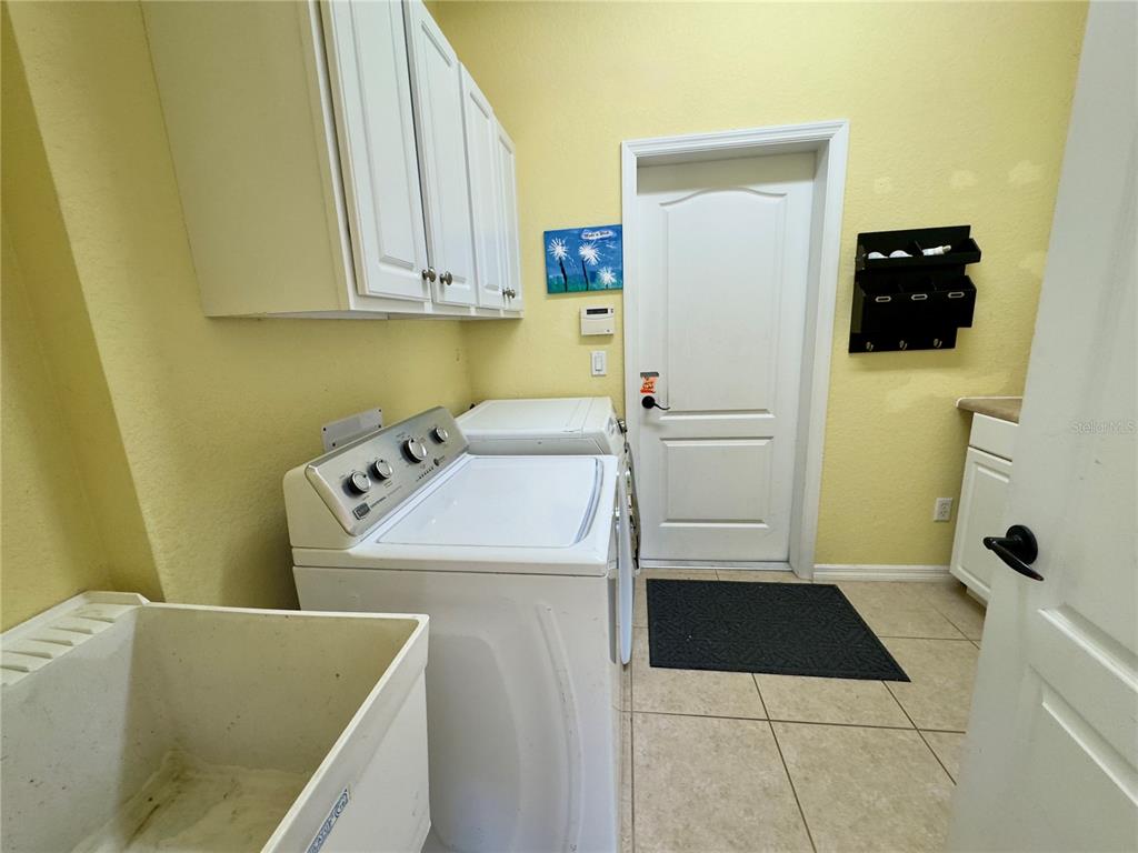 Venice, Florida, 34292, United States, 4 Bedrooms Bedrooms, ,3 BathroomsBathrooms,Residential,For Sale,1897383