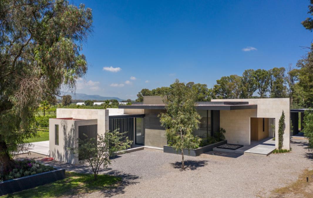 Vi?edos San Francisco, San Miguel de Allende, Guanajuato, 37700, Mexico, 3 Bedrooms Bedrooms, ,4 BathroomsBathrooms,Residential,For Sale,Vi?edos San Francisco,1592782