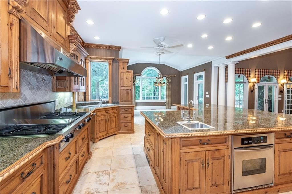 307 Meadowlands Drive, Talking Rock, Georgia, 30175, United States, 4 Bedrooms Bedrooms, ,6 BathroomsBathrooms,Residential,For Sale,307 Meadowlands Drive,1639976