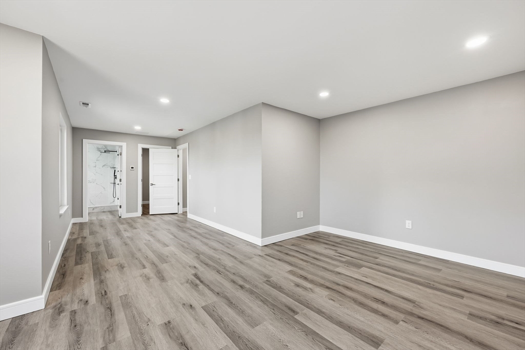 Holyoke, Massachusetts, 01040, United States, 3 Bedrooms Bedrooms, ,3 BathroomsBathrooms,Residential,For Sale,2003415