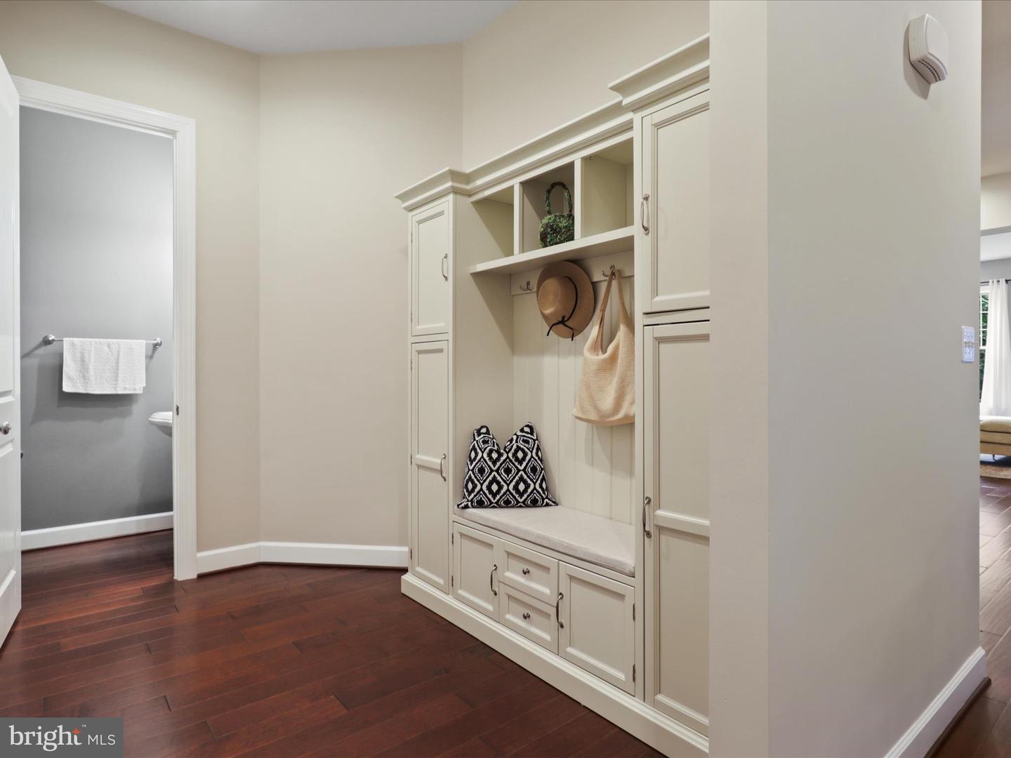 Ashburn, Virginia, 20148, United States, 3 Bedrooms Bedrooms, ,4 BathroomsBathrooms,Residential,For Sale,1918442