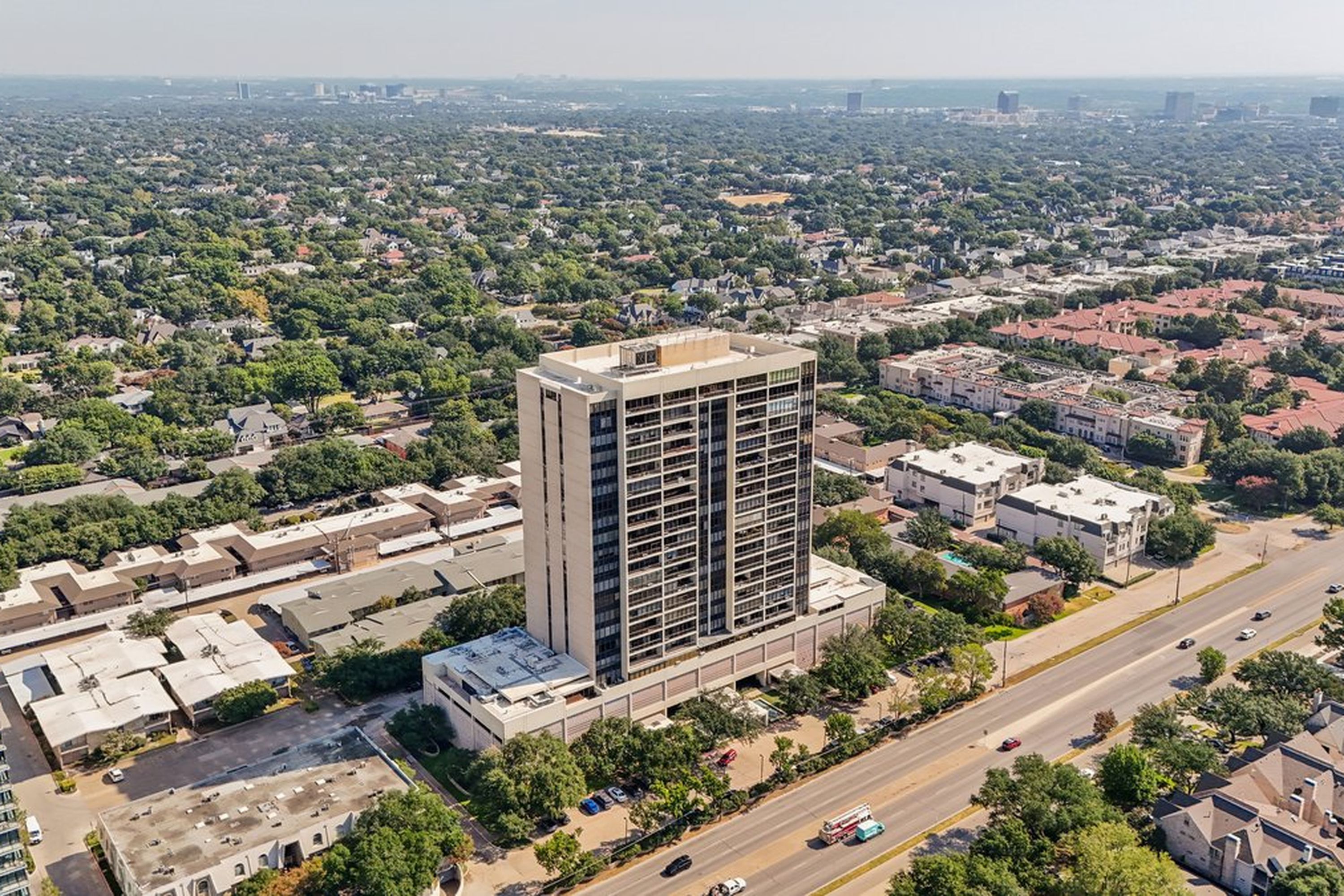  Panoramic Dallas Skyline Views  Renovated Luxury Residence at The Athena - 物件實景