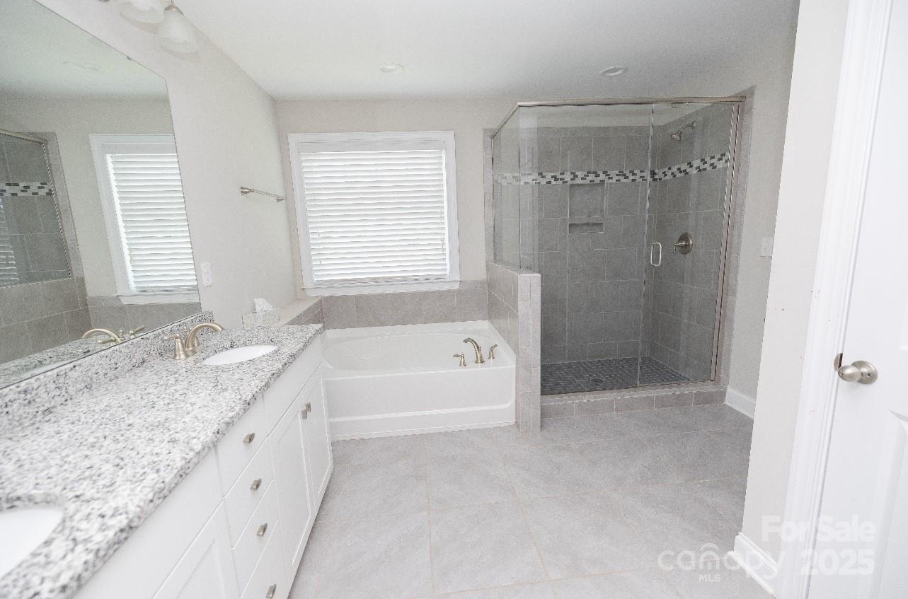 Mooresville, North Carolina, 28117, United States, 4 Bedrooms Bedrooms, ,3 BathroomsBathrooms,Residential,For Sale,1897276
