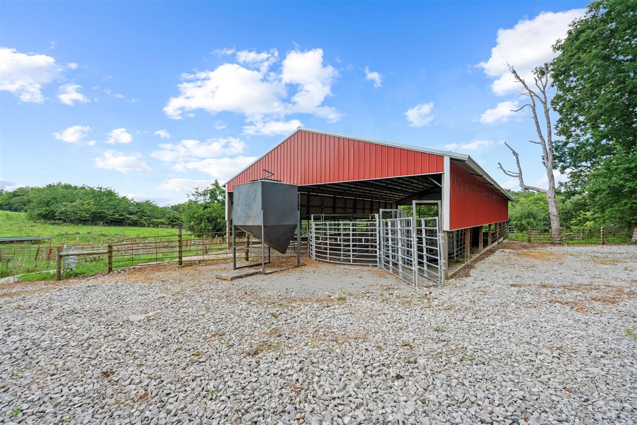 Franklin, Kentucky, 42134, United States, 5 Bedrooms Bedrooms, ,3 BathroomsBathrooms,Residential,For Sale,1903592