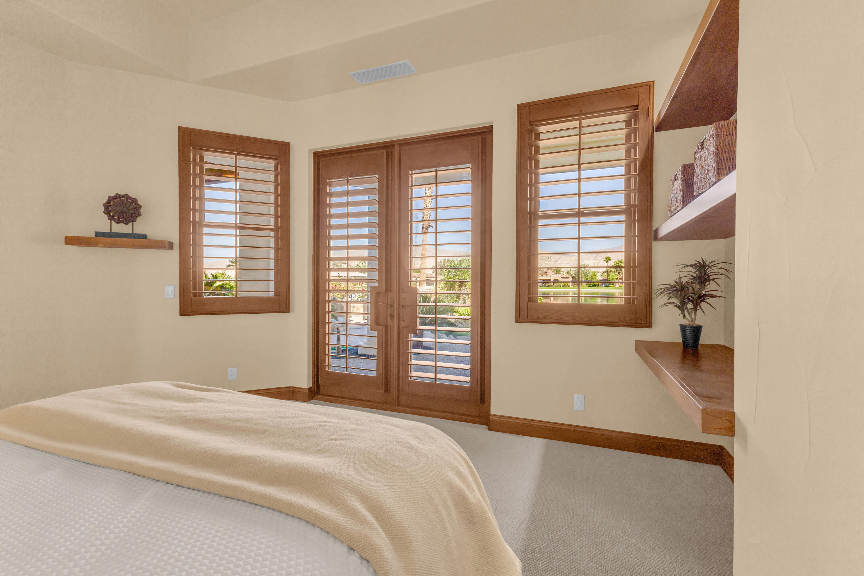 Indio, California, 92203, United States, 5 Bedrooms Bedrooms, ,4 BathroomsBathrooms,Residential,For Sale,1992835