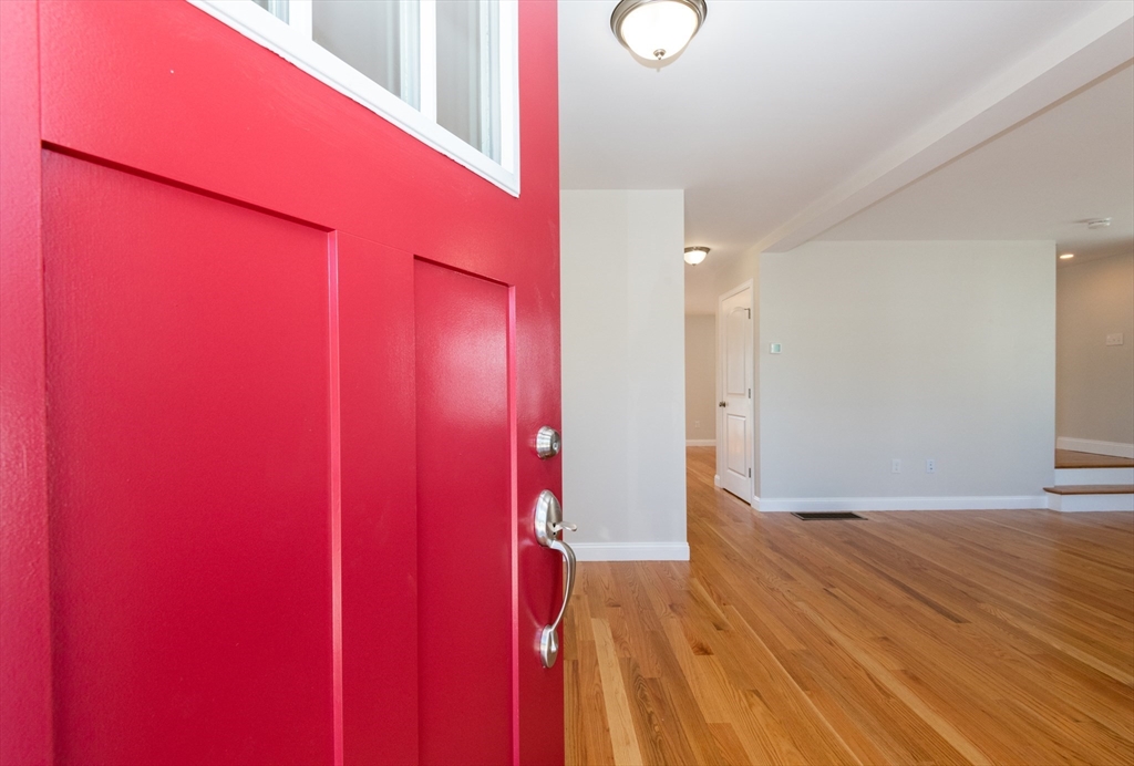 Lynn, Massachusetts, 01905, United States, 3 Bedrooms Bedrooms, ,2 BathroomsBathrooms,Residential,For Sale,1909147