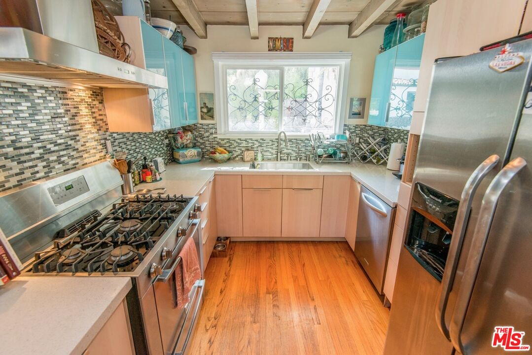 West Hollywood, California, 90069, United States, 3 Bedrooms Bedrooms, ,2 BathroomsBathrooms,Residential,For Sale,2002247