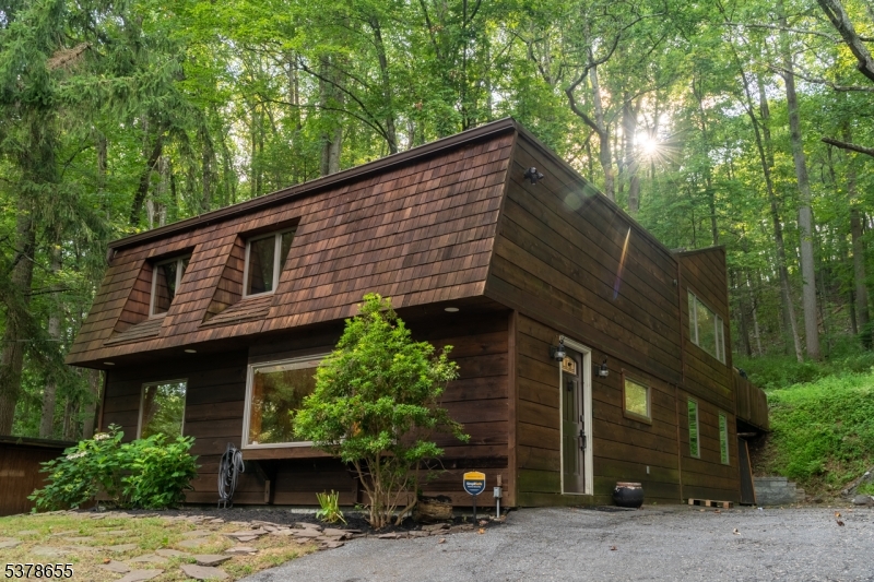 Lebanon Twp., New Jersey, 08826, United States, 3 Bedrooms Bedrooms, ,2 BathroomsBathrooms,Residential,For Sale,1972672