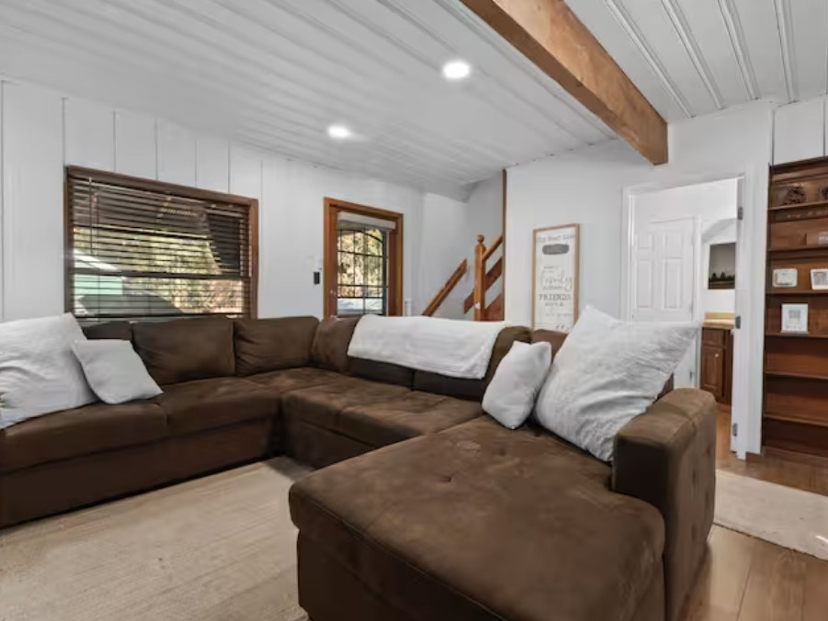  409 West Rainbow Boulevard, Big Bear, CA 92314 - 物件實景