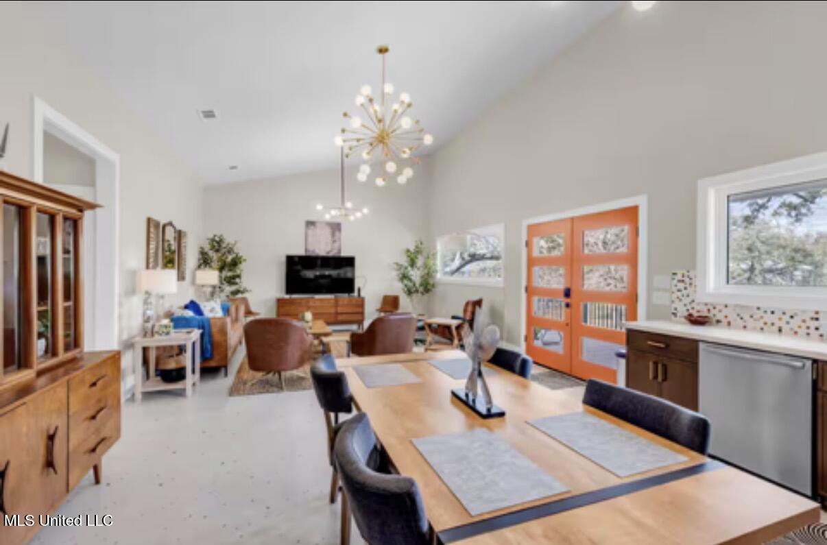 Bay Saint Louis, Mississippi, 39520, United States, 2 Bedrooms Bedrooms, ,2 BathroomsBathrooms,Residential,For Sale,1968708