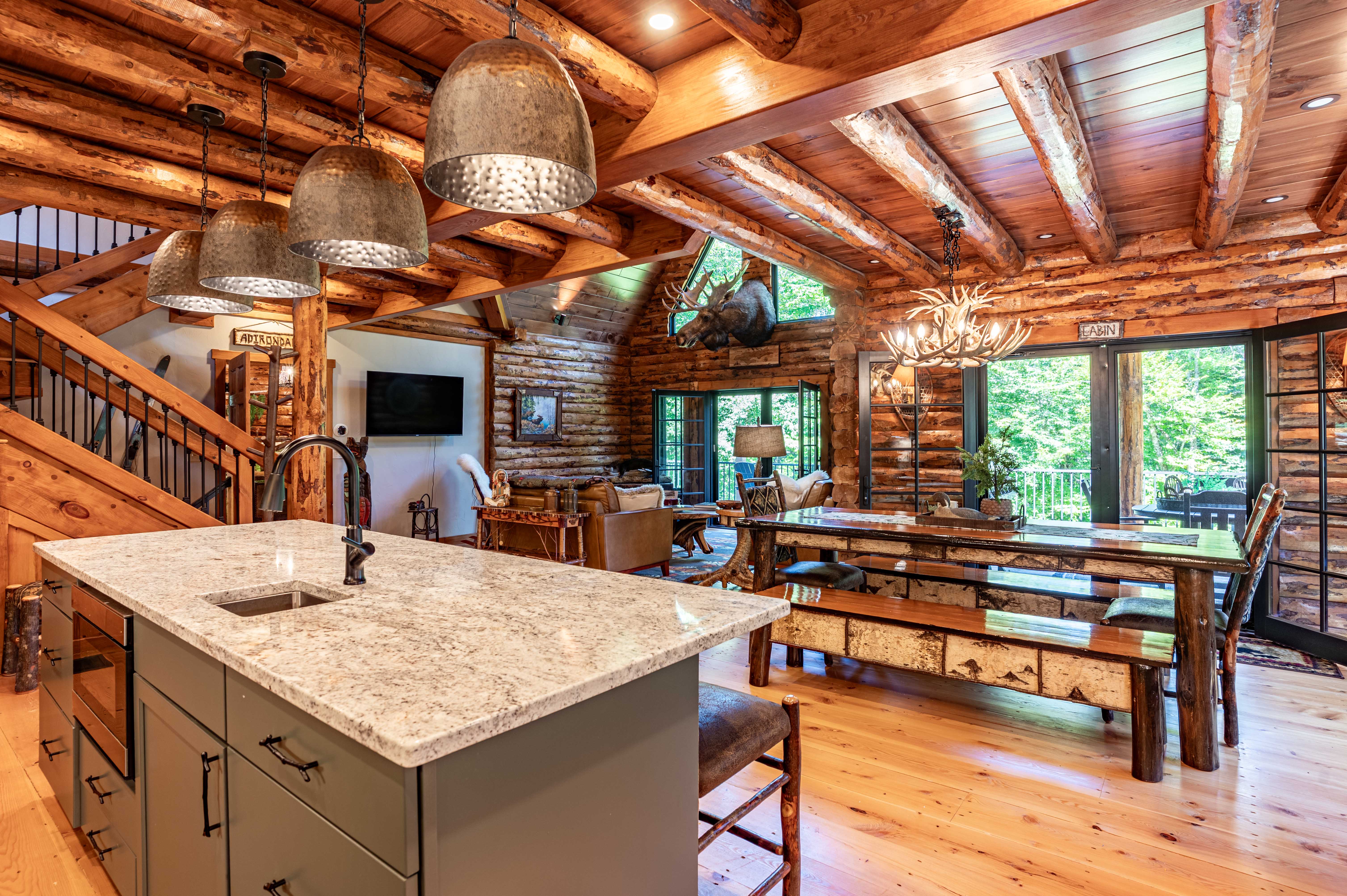  Log Cabin with Flair - 物件實景