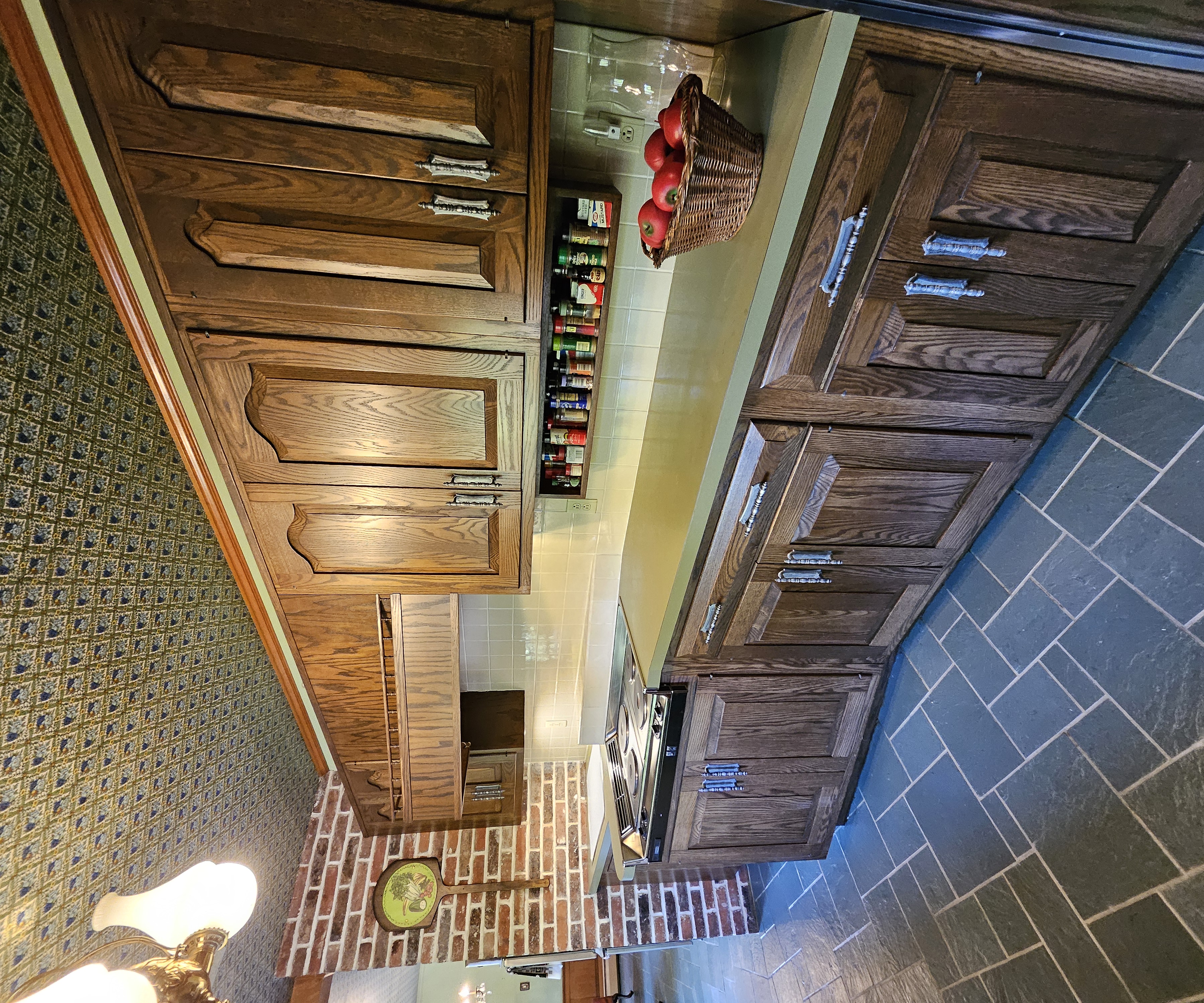 Hannibal, Missouri, 63401, United States, 3 Bedrooms Bedrooms, ,2 BathroomsBathrooms,Residential,For Sale,1981239