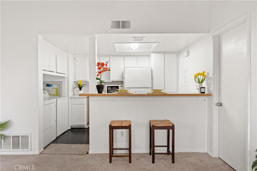 Mission Viejo, California, 92691, United States, 2 Bedrooms Bedrooms, ,2 BathroomsBathrooms,Residential,For Sale,1934663