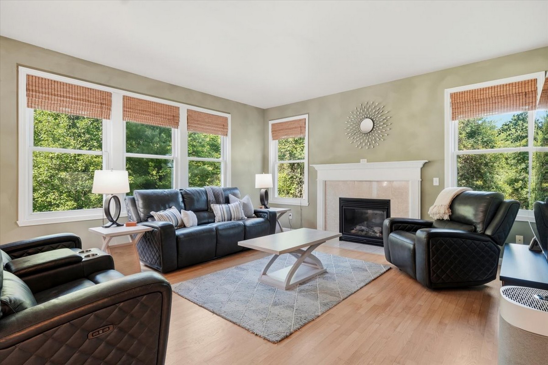  230 Brennan Woods Drive - 物件實景
