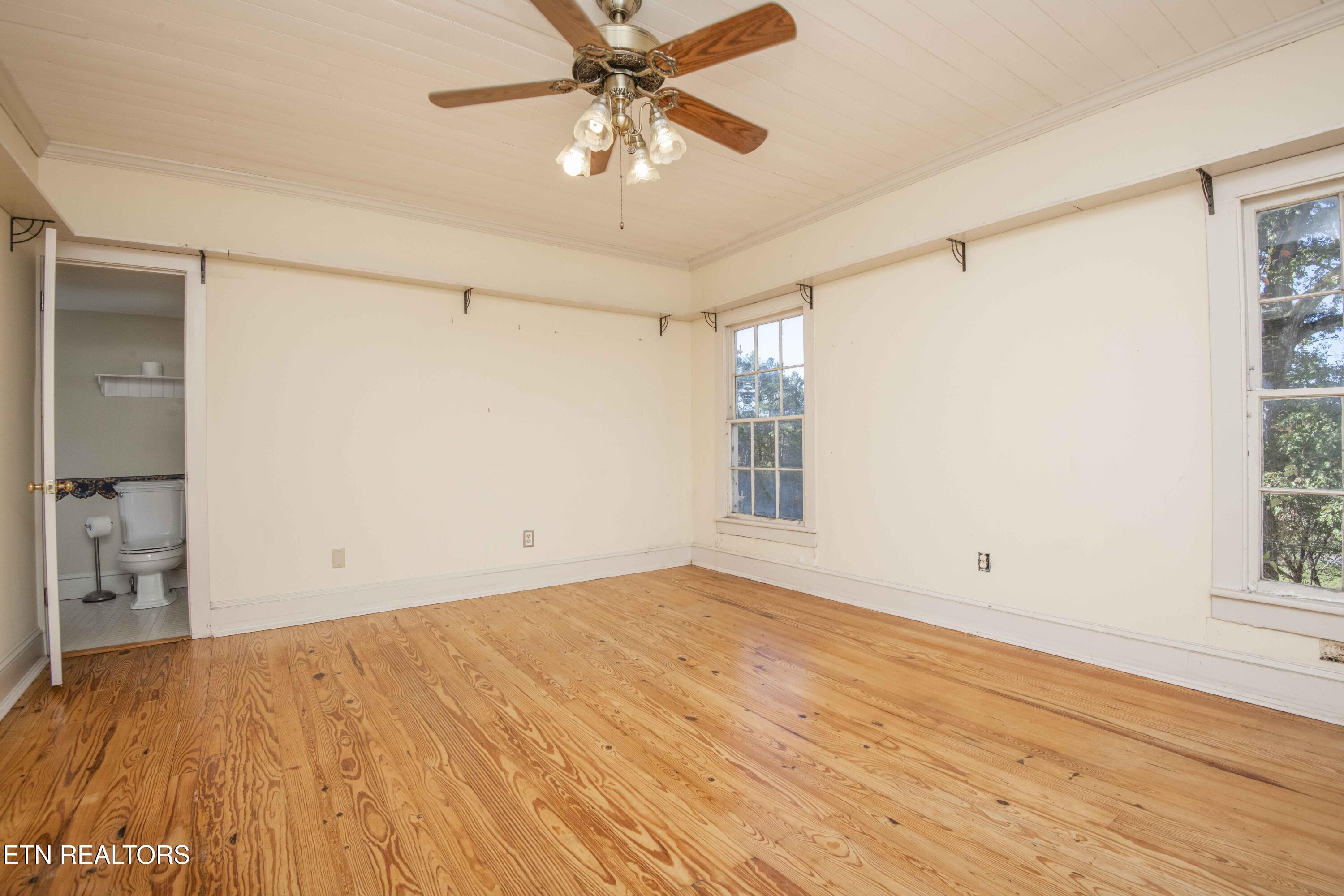 Rockford, Tennessee, 37853, United States, 3 Bedrooms Bedrooms, ,3 BathroomsBathrooms,Residential,For Sale,1984254