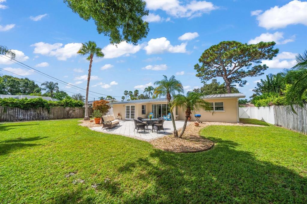 Belleair, Florida, 33756, United States, 2 Bedrooms Bedrooms, ,2 BathroomsBathrooms,Residential,For Sale,1988063