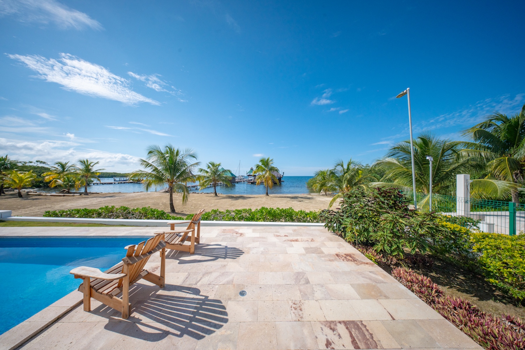  Beachfront Resort Style Home with Pool, Boat Slip & Lift, Guaiabara Beach - 物件實景