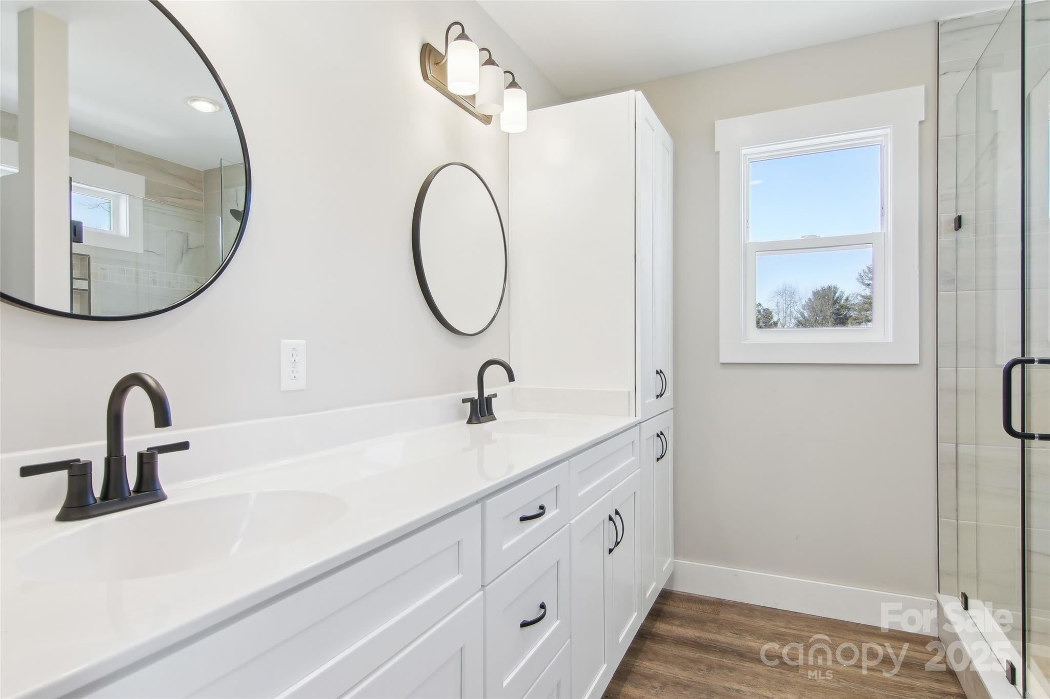 Asheville, North Carolina, 28806, United States, 3 Bedrooms Bedrooms, ,4 BathroomsBathrooms,Residential,For Sale,1915518