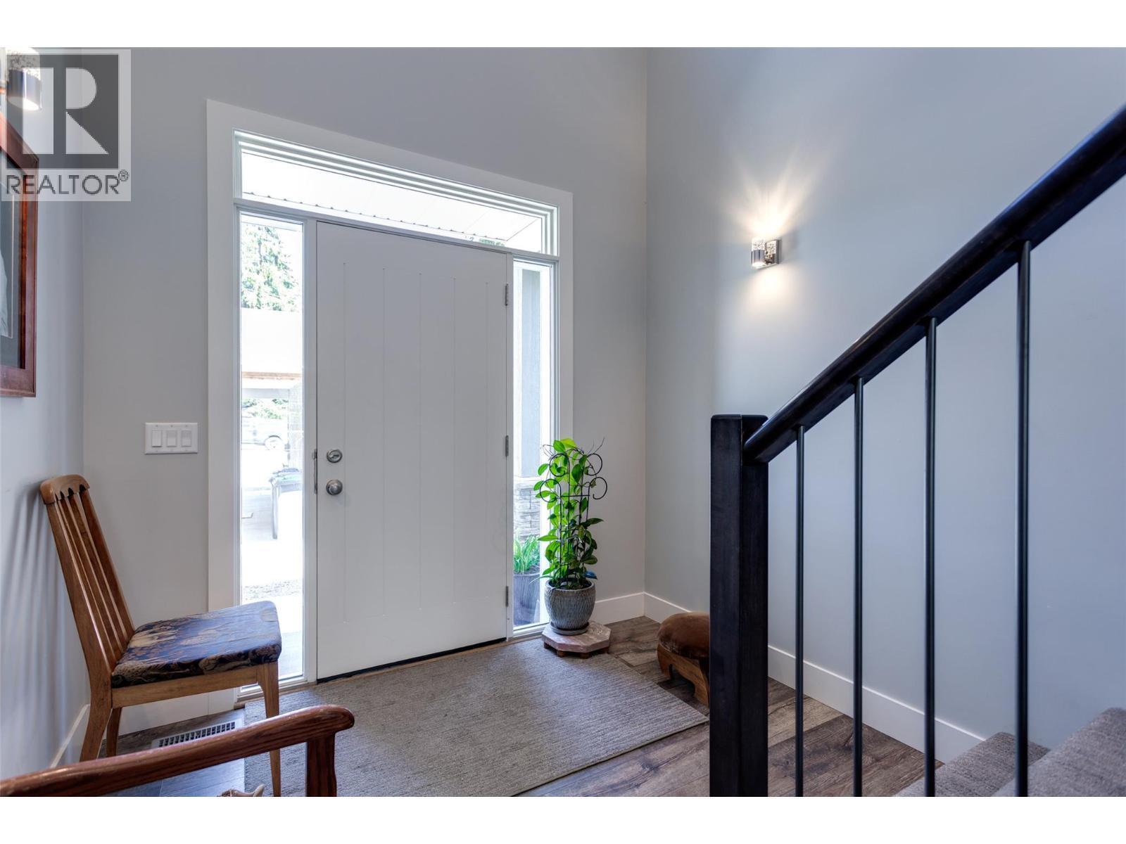 KELOWNA, British Columbia, V1V 1E2, CA, 4 Bedrooms Bedrooms, ,3 BathroomsBathrooms,Residential,For Sale,1961625