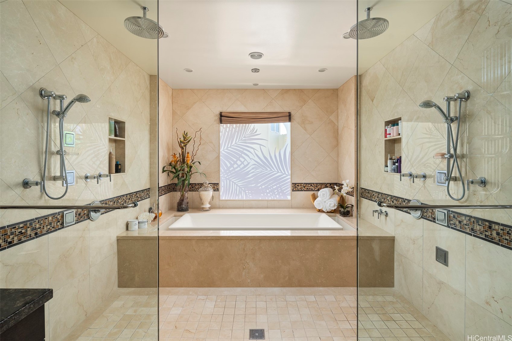 Honolulu, Hawaii, 96821, United States, 4 Bedrooms Bedrooms, ,5 BathroomsBathrooms,Residential,For Sale,1947061