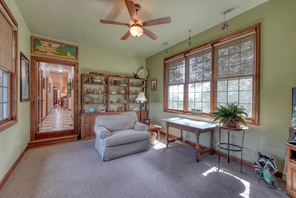 Murphy, North Carolina, 28906, United States, 3 Bedrooms Bedrooms, ,2 BathroomsBathrooms,Residential,For Sale,1926977